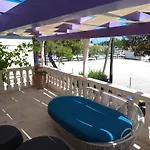 Jardin Kapetanova Kuca * Veli Iž