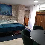 Apartment Jardin Kapetanova Kuca *