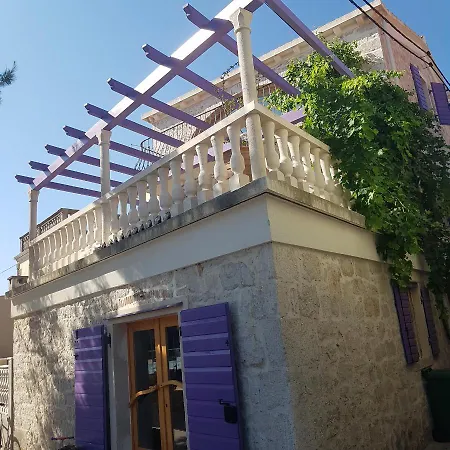 Jardin Kapetanova Kuca *