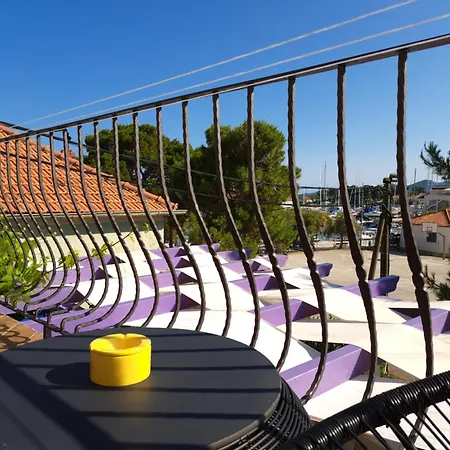 Jardin Kapetanova Kuca Apartment *
