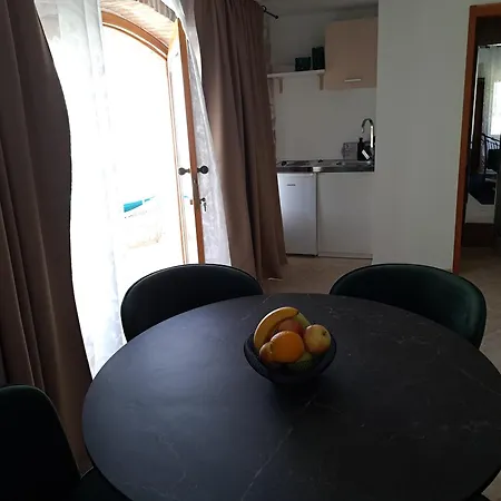 Jardin Kapetanova Kuca * Veli Iž