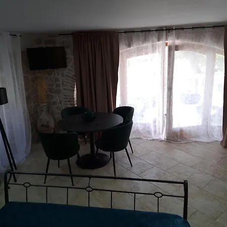 Jardin Kapetanova Kuca *