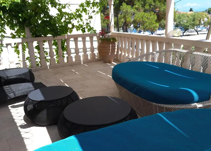 Jardin Kapetanova Kuca * Veli Iž