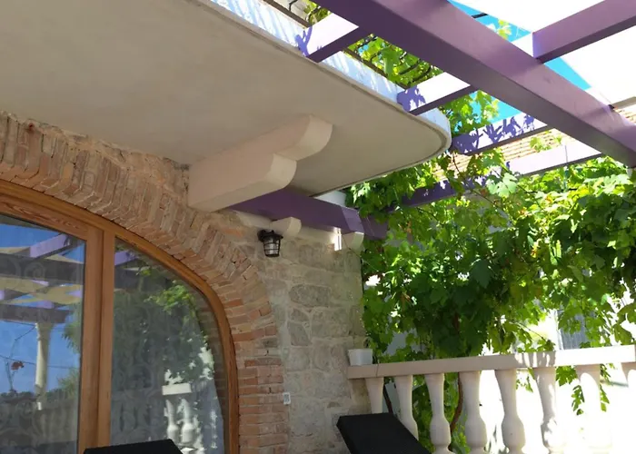 Jardin Kapetanova Kuca * Veli Iž