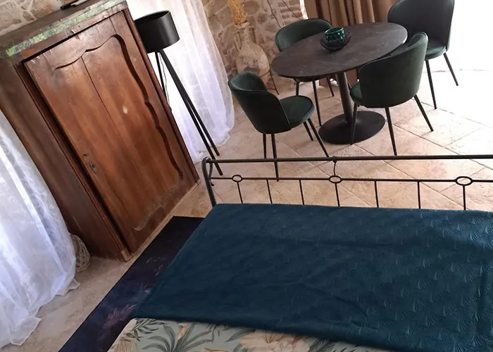 Jardin Kapetanova Kuca Veli Iž