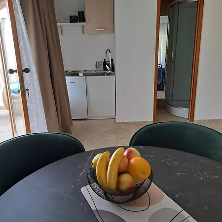 Jardin Kapetanova Kuca * Veli Iž