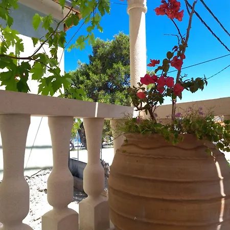 Lägenhet Jardin Kapetanova Kuca Veli Iž