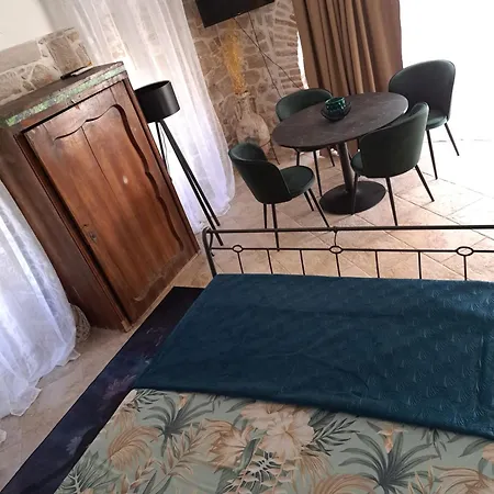 Jardin Kapetanova Kuca Veli Iž