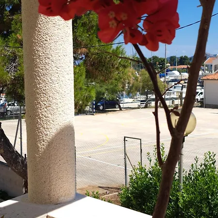 Jardin Kapetanova Kuca Lägenhet Veli Iž