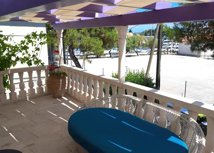 Jardin Kapetanova Kuca * Вели-Иж